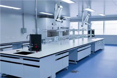 Oceľový laboratórny stôl